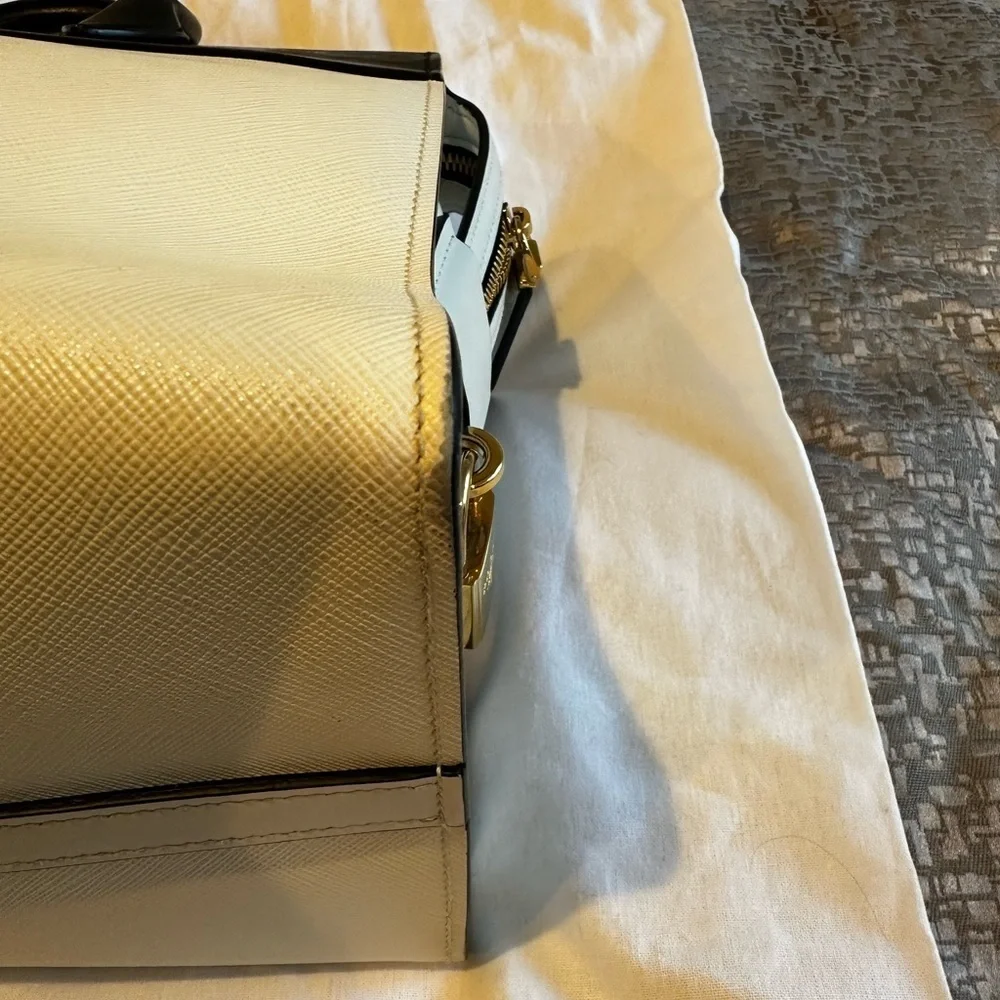 Prada handbag - Picture 13 of 16
